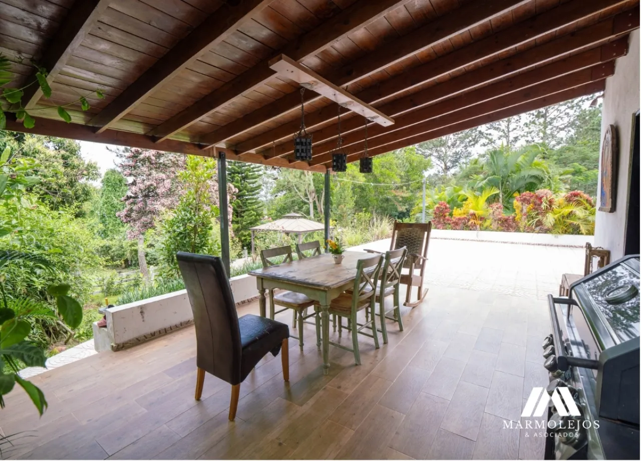 💰 Income-Producing Buena Vista Estate | 3 Villas on 15,700 m²