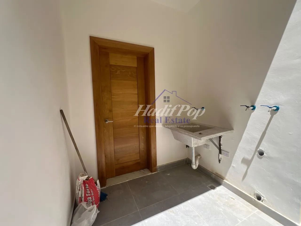 House for rent with pool photo 1