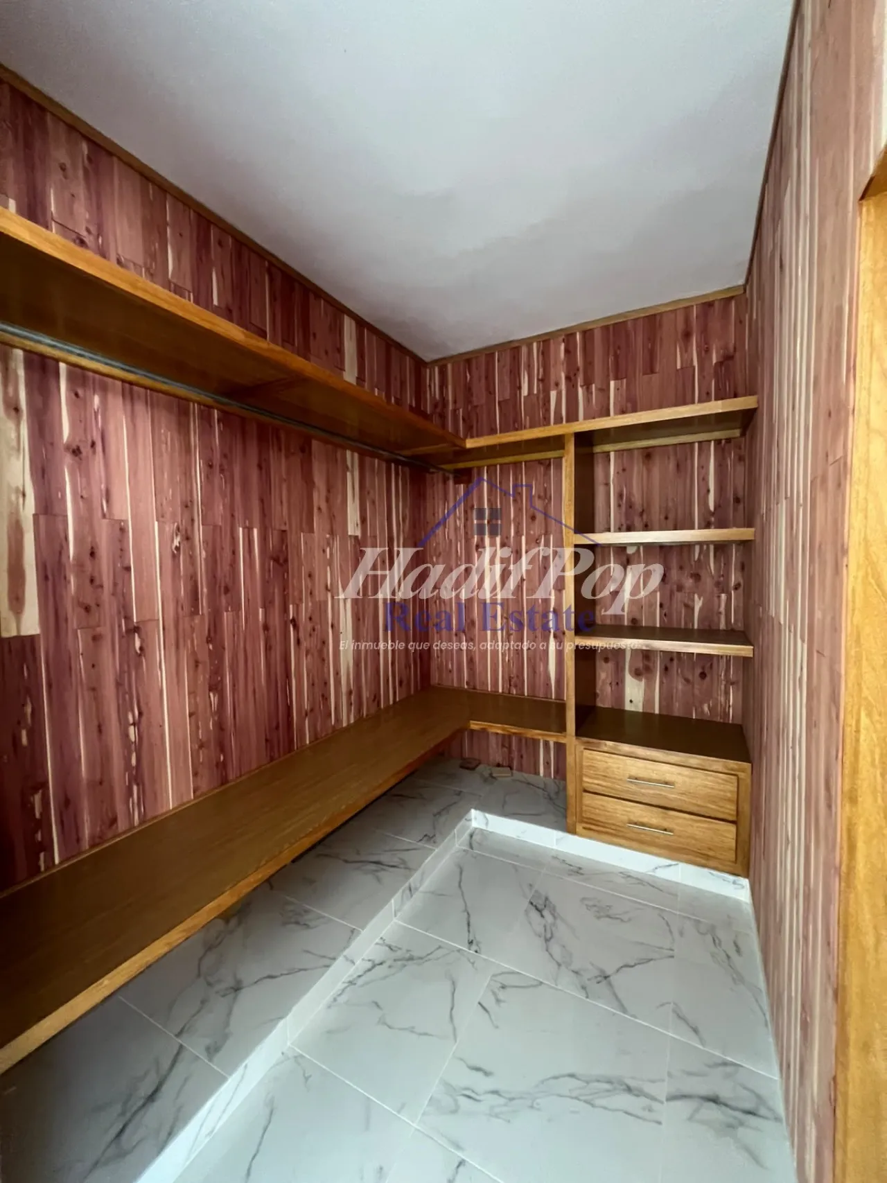 House for rent with pool