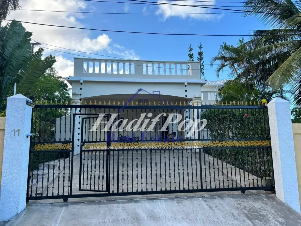 HOUSE FOR SALE WITH INCLUDED APARTMENT