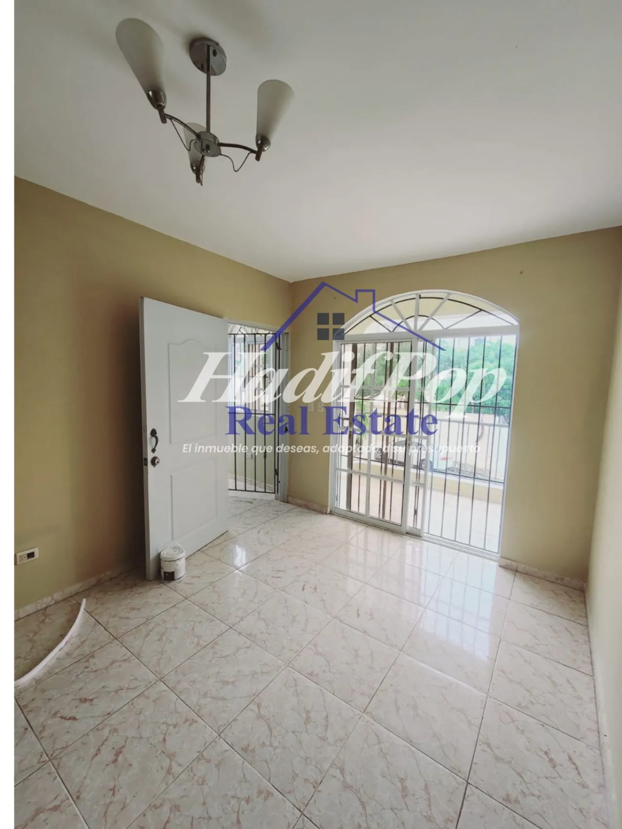 RENT: Spacious 2nd Floor Apartment