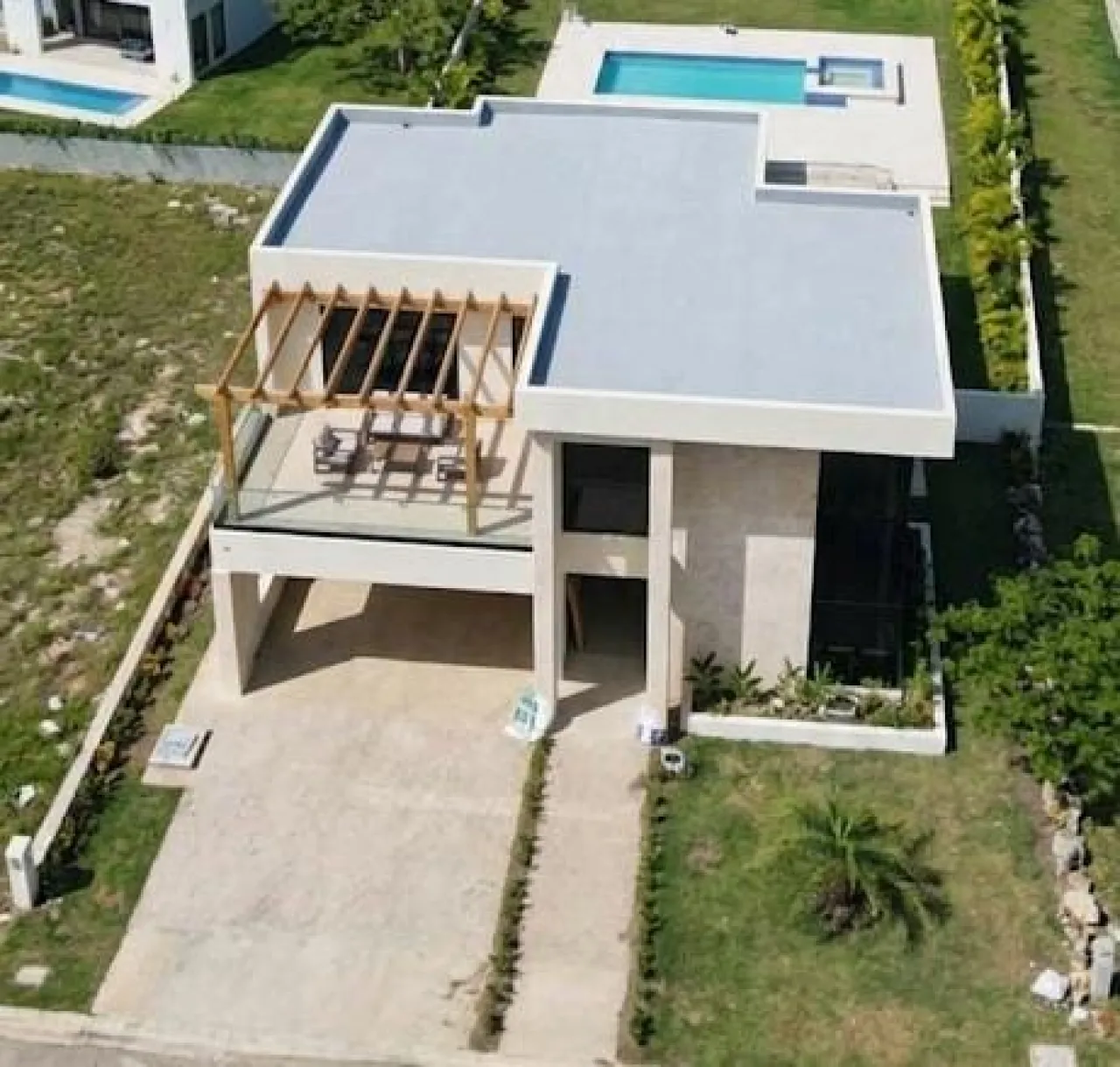 Villa for sale in private residential area photo 4