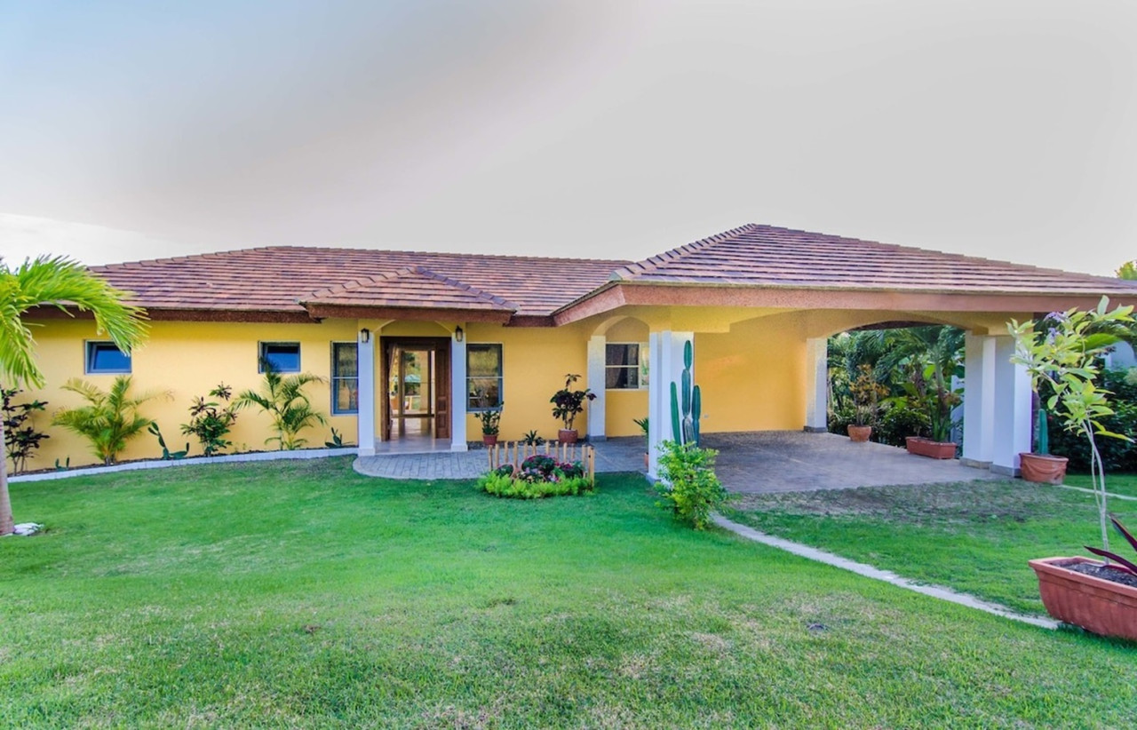Spacious 3 Bedrooms Beautiful Villa For Sale, Sosúa. Dom. Rep.