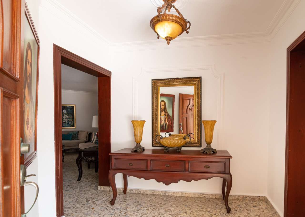 Luxury 2-level house, furnished and with a large patio in a privileged area of Puerto Plata