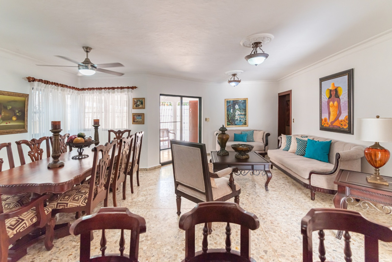 Luxury 2-level house, furnished and with a large patio in a privileged area of Puerto Plata