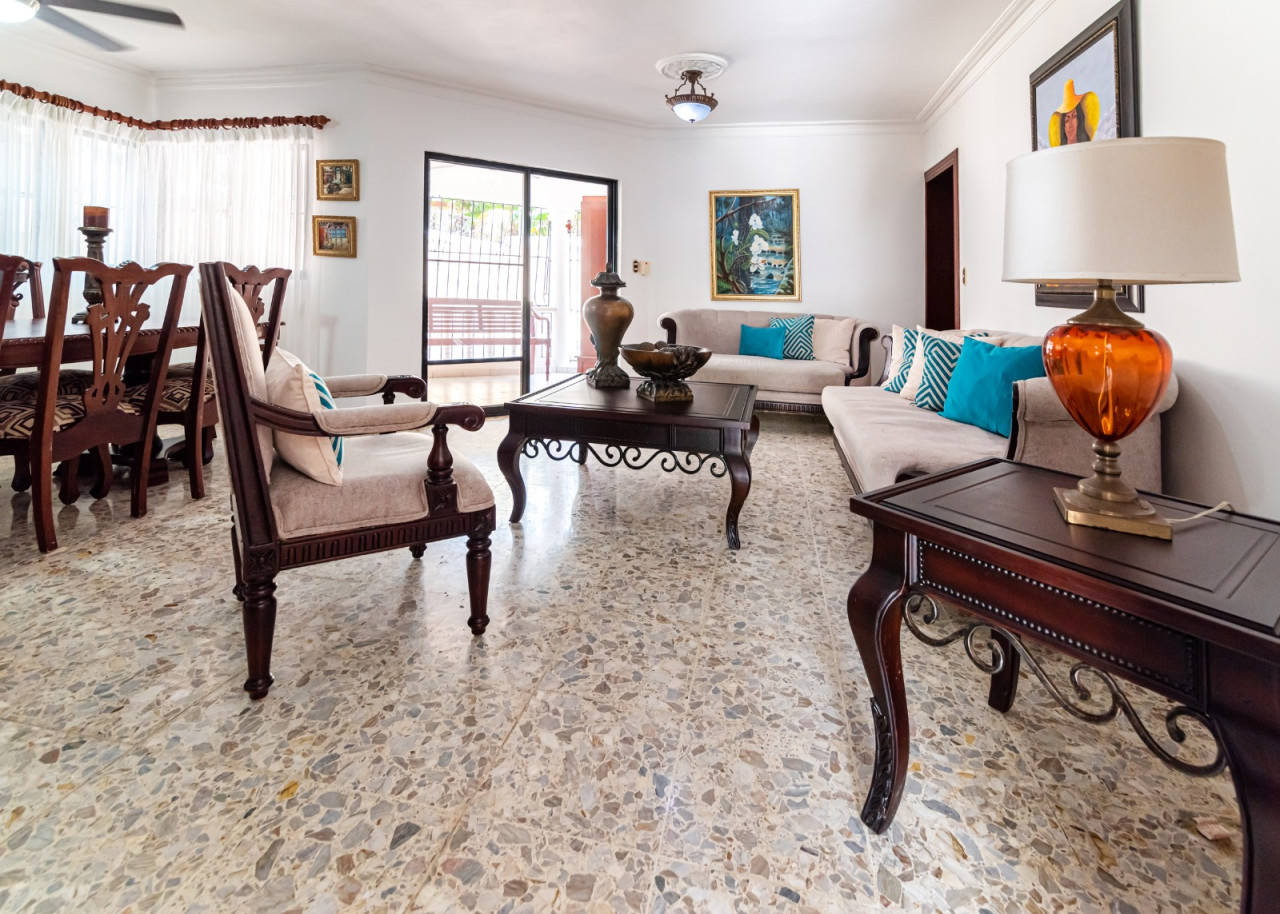 Luxury 2-level house, furnished and with a large patio in a privileged area of Puerto Plata