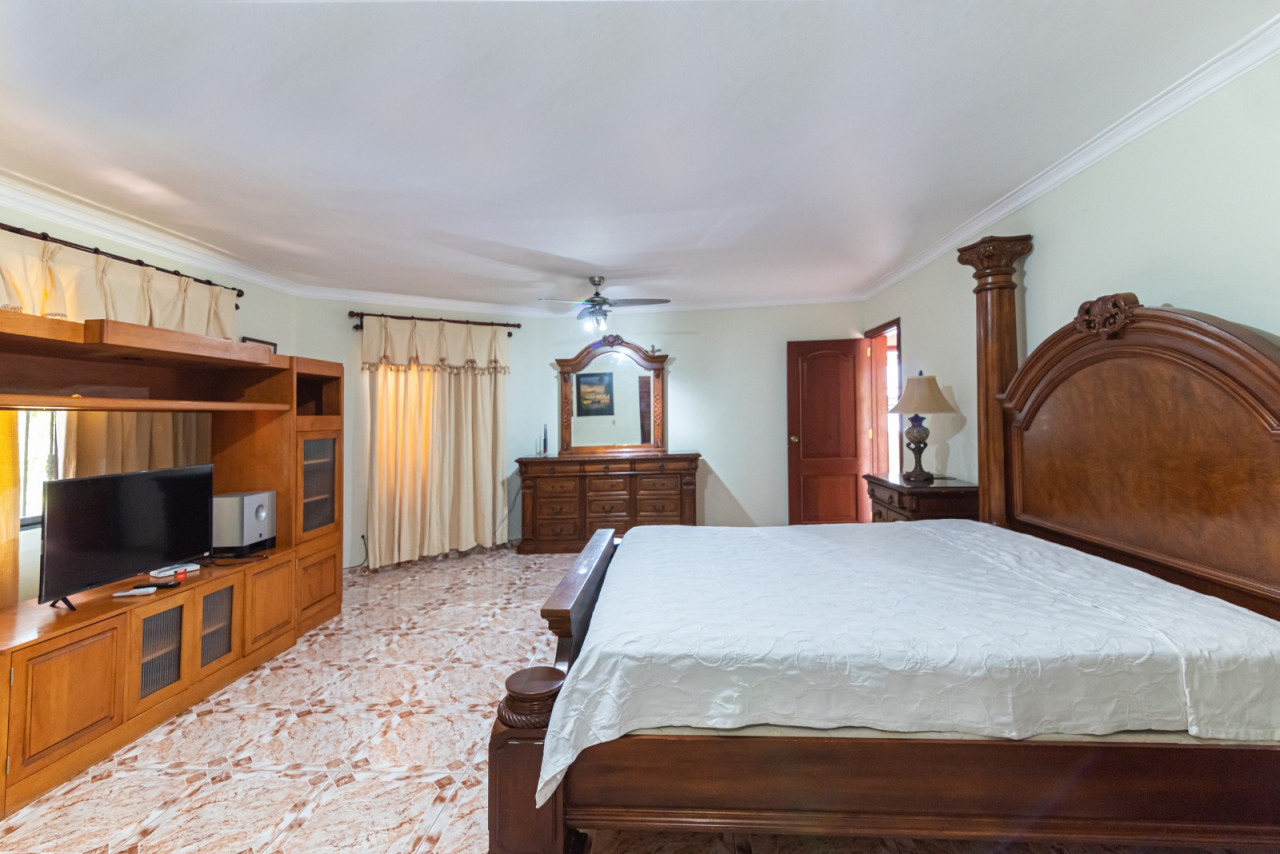 Luxury 2-level house, furnished and with a large patio in a privileged area of Puerto Plata