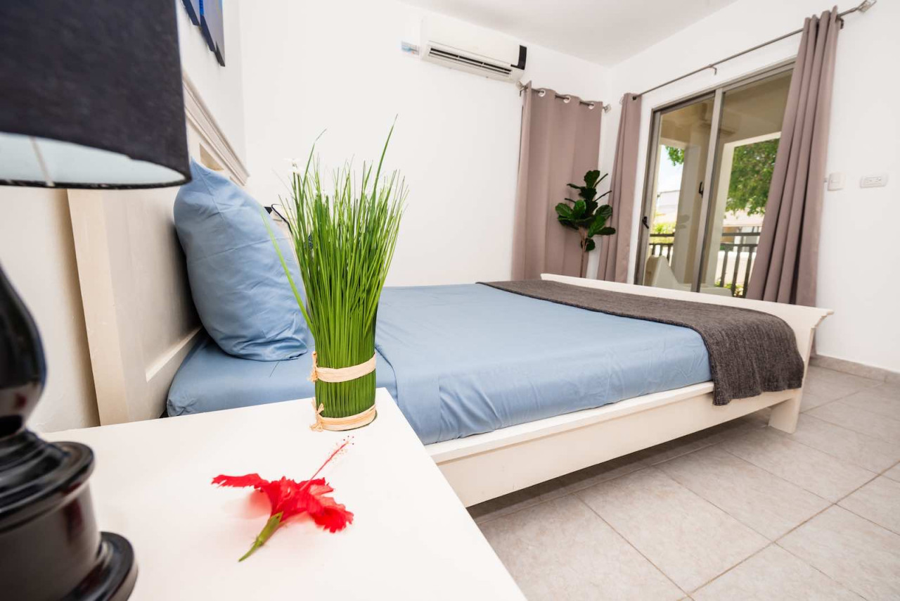 Experimente el epítome de la vida de lujo en un condominio de 2 dormitorios y 2,5 baños en Bávaro, Punta Cana