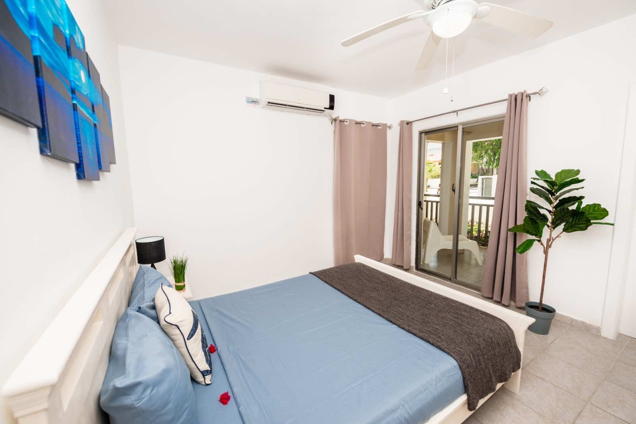 Experimente el epítome de la vida de lujo en un condominio de 2 dormitorios y 2,5 baños en Bávaro, Punta Cana