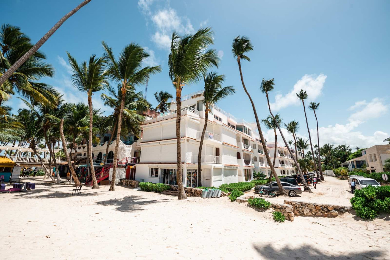 Experimente el epítome de la vida de lujo en un condominio de 2 dormitorios y 2,5 baños en Bávaro, Punta Cana