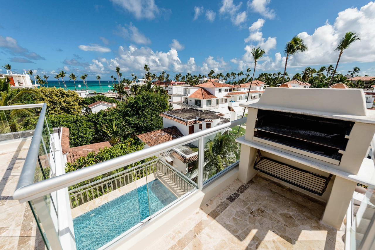 Luxurious Penthouse in Bavaro: A Dream Beachfront Property