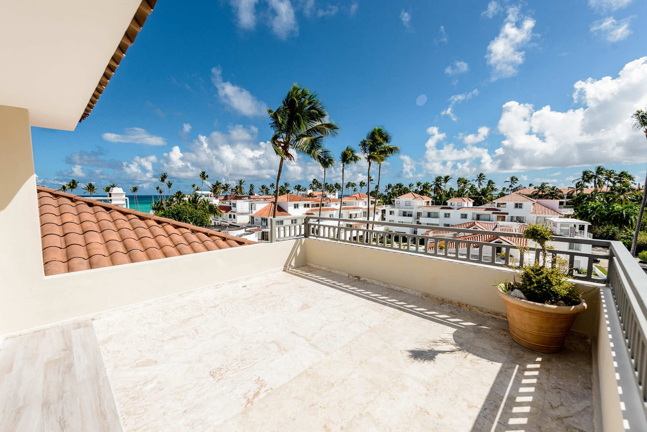 Luxurious Penthouse in Bavaro: A Dream Beachfront Property