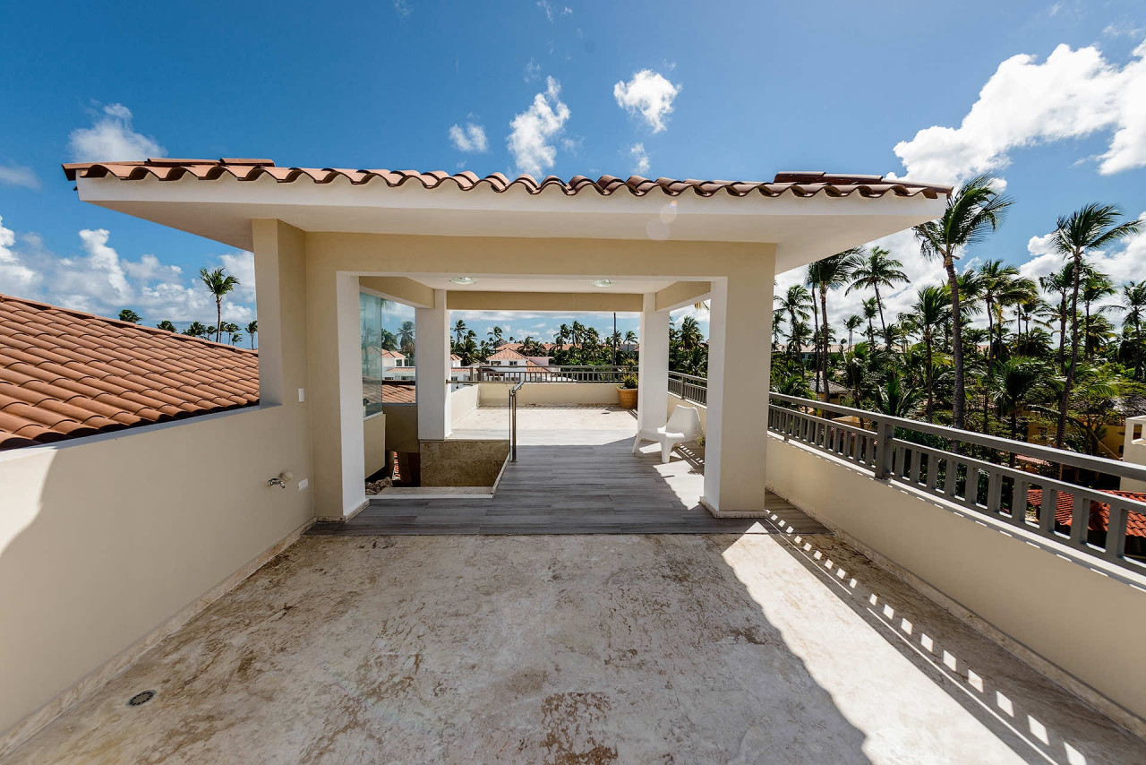 Luxurious Penthouse in Bavaro: A Dream Beachfront Property