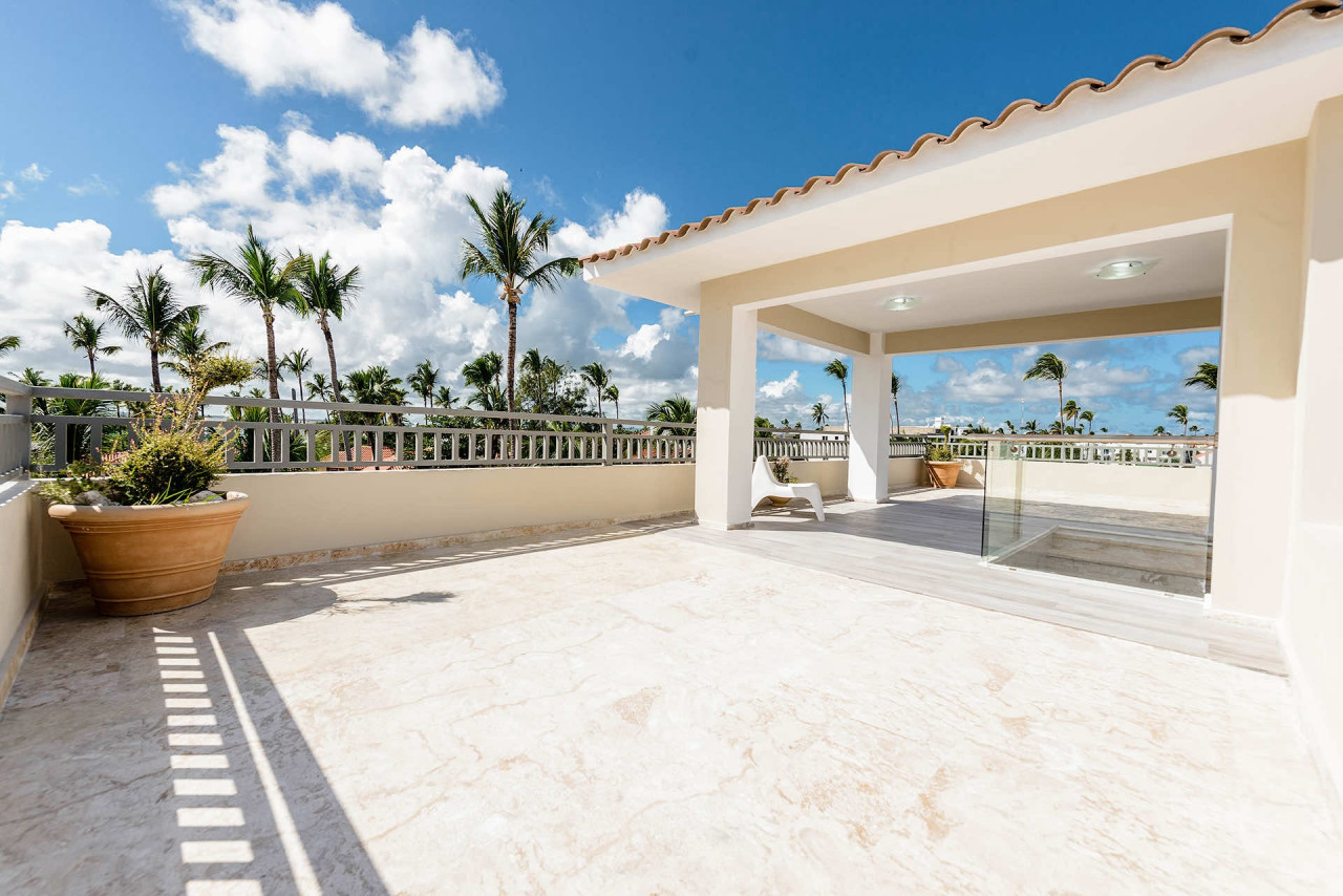 Luxurious Penthouse in Bavaro: A Dream Beachfront Property