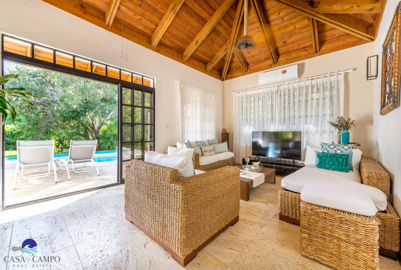 Luxurious Villa Oasis in Casa de Campo: A Serene Tropical Haven