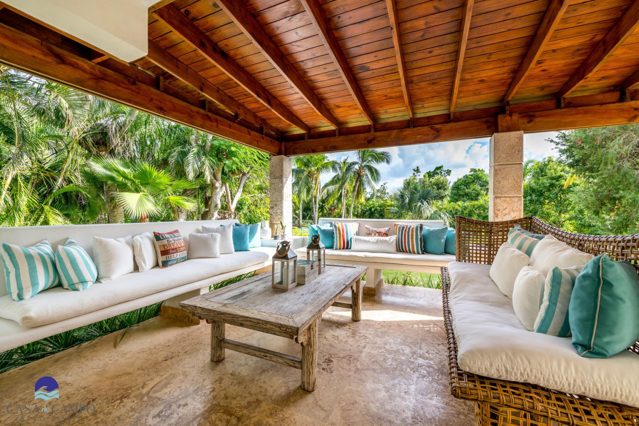 Luxurious Villa Oasis in Casa de Campo: A Serene Tropical Haven
