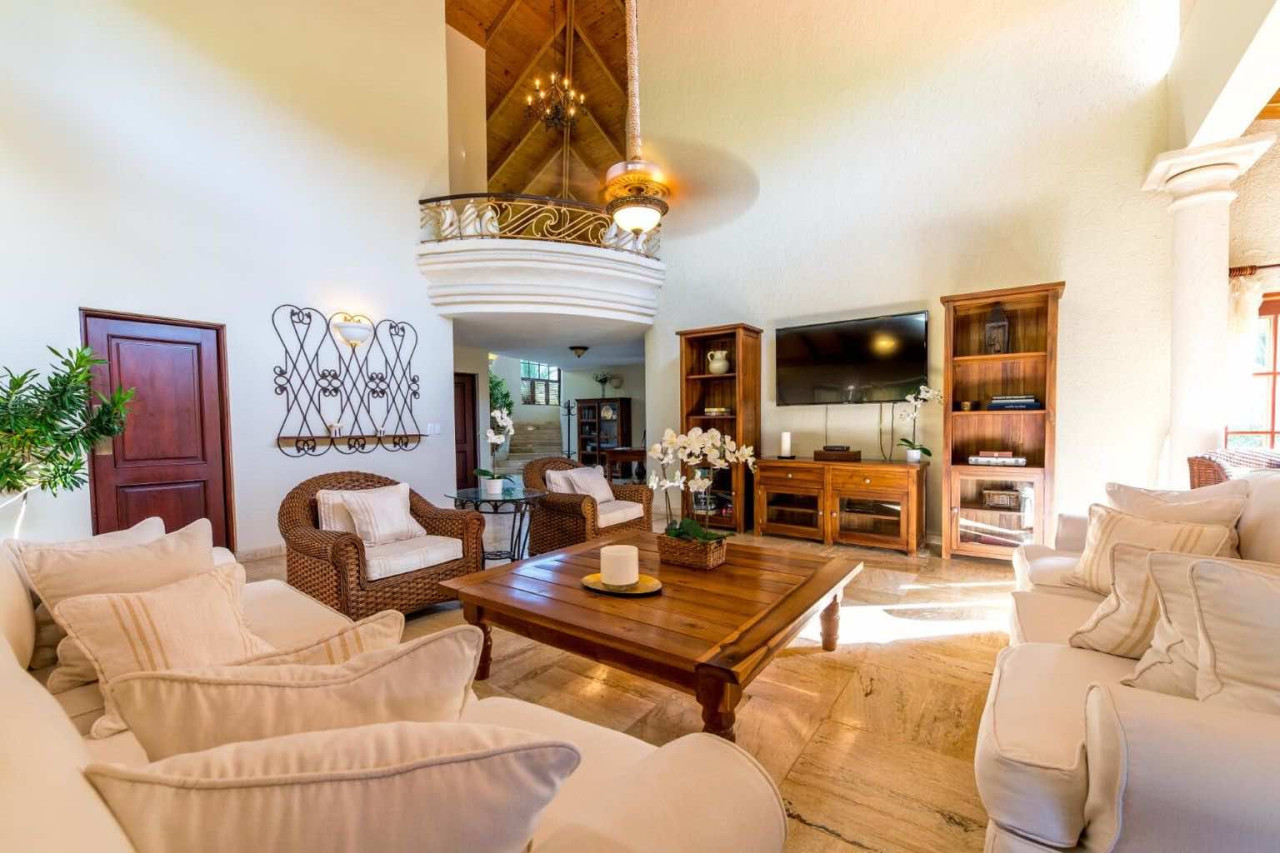 Exquisite 5-Bedroom Villa in Casa de Campo: A Blend of Luxury and Nature