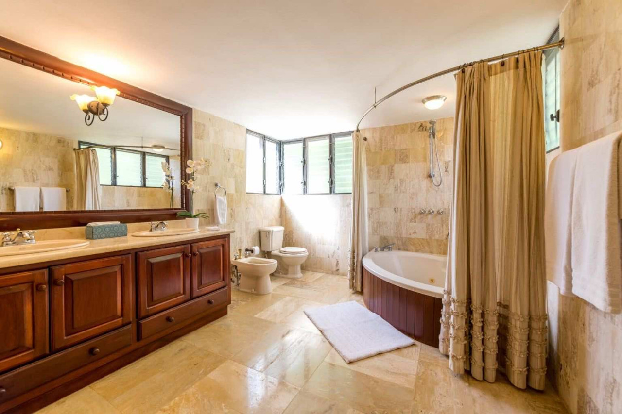 Exquisite 5-Bedroom Villa in Casa de Campo: A Blend of Luxury and Nature