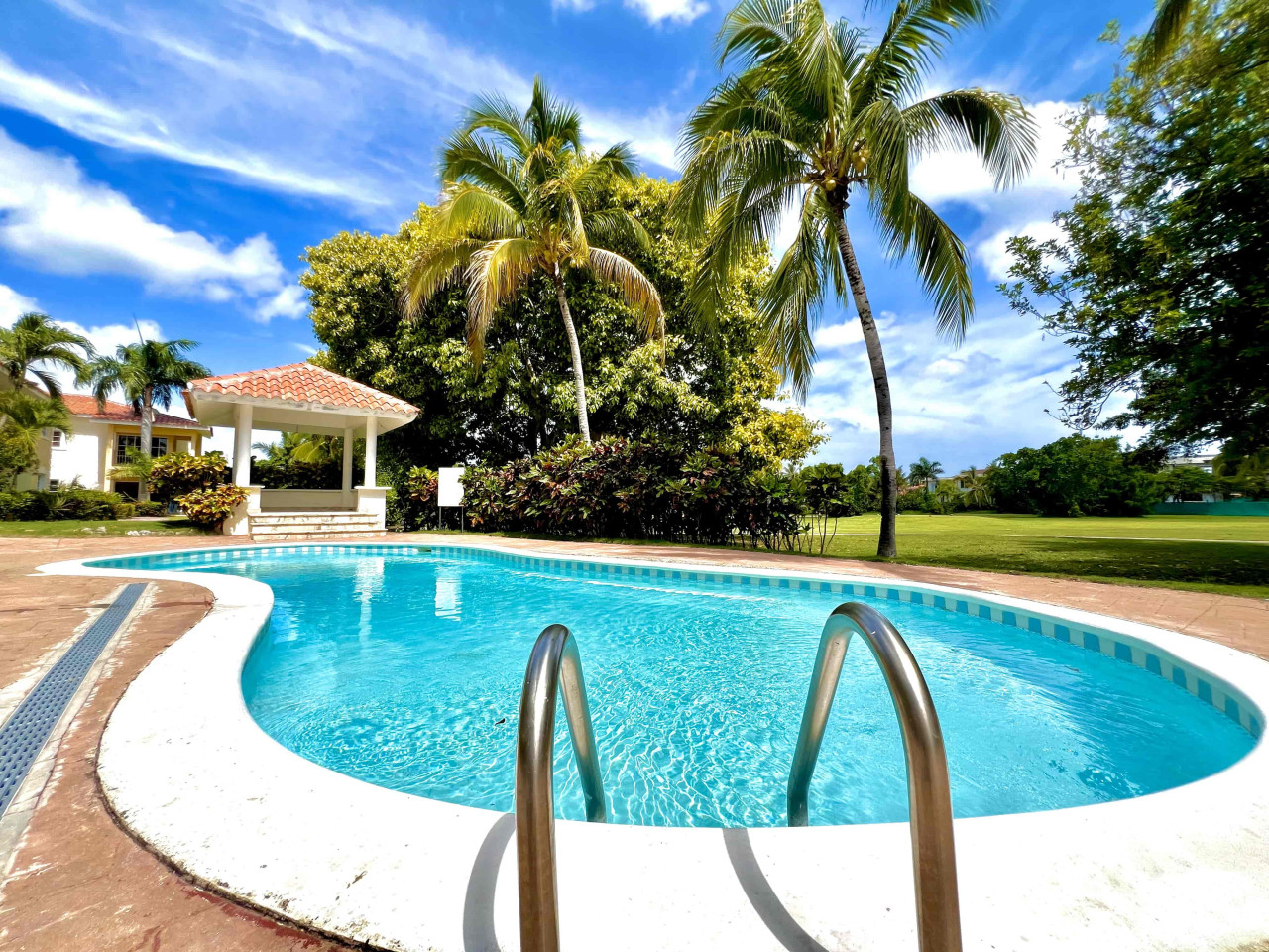 Elegante apartamento en primer piso en Caribbean Golf, Cocotal