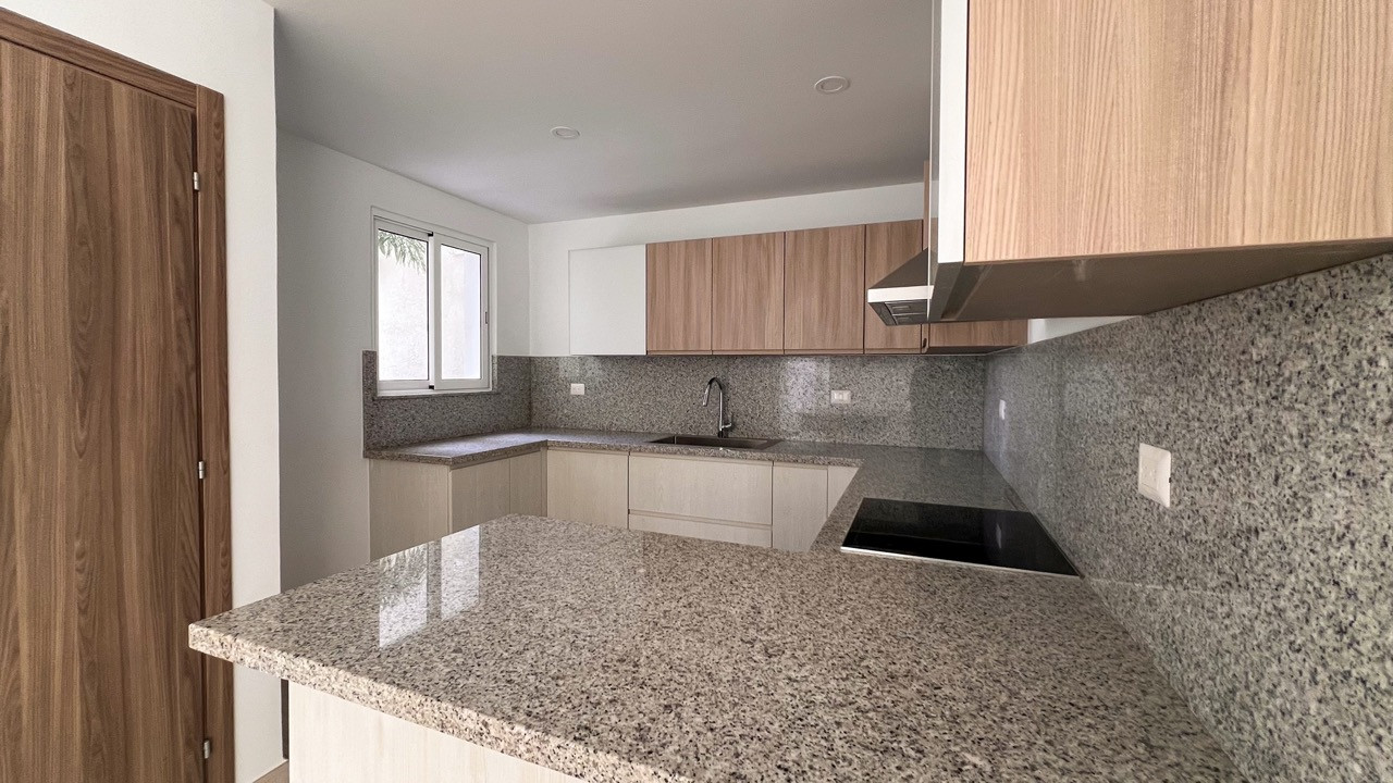 Large finished apartment near the ocean