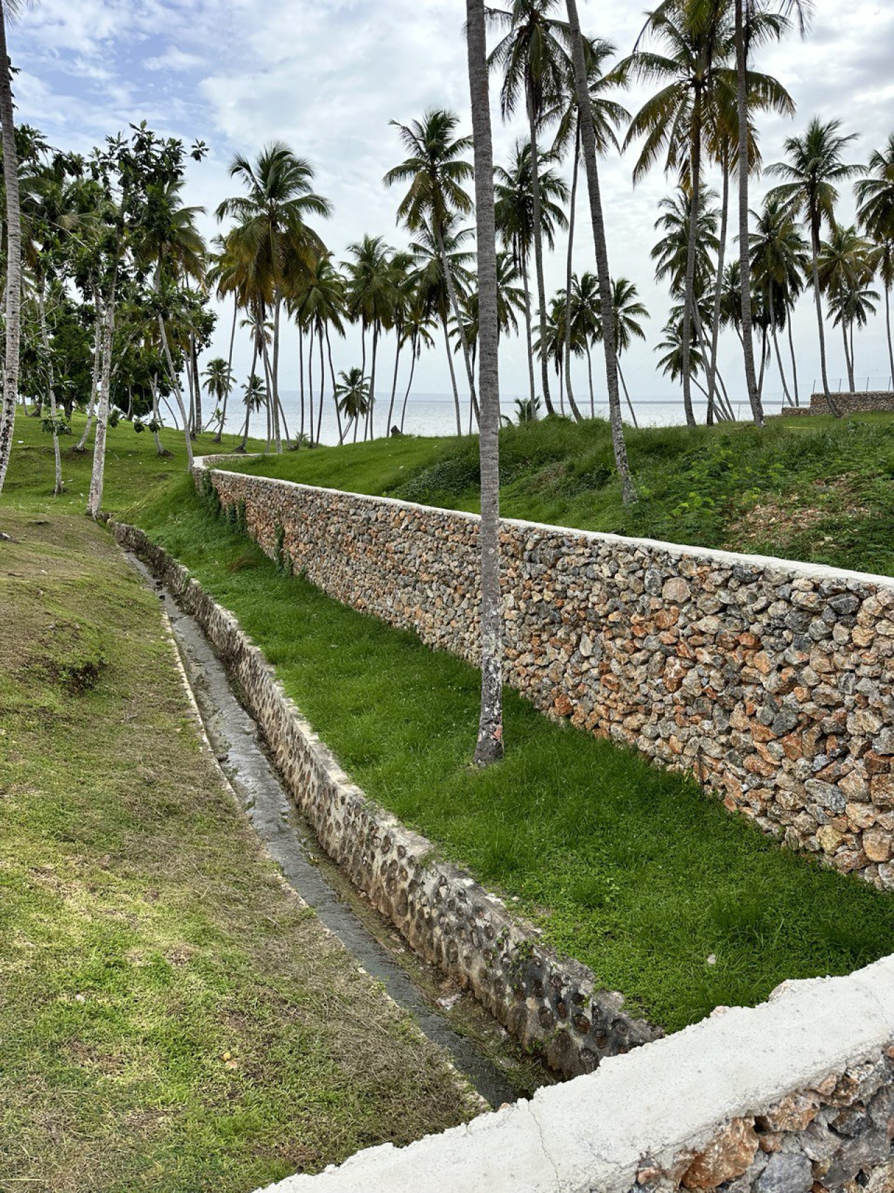 New beachfront residence with its own beach photo 3