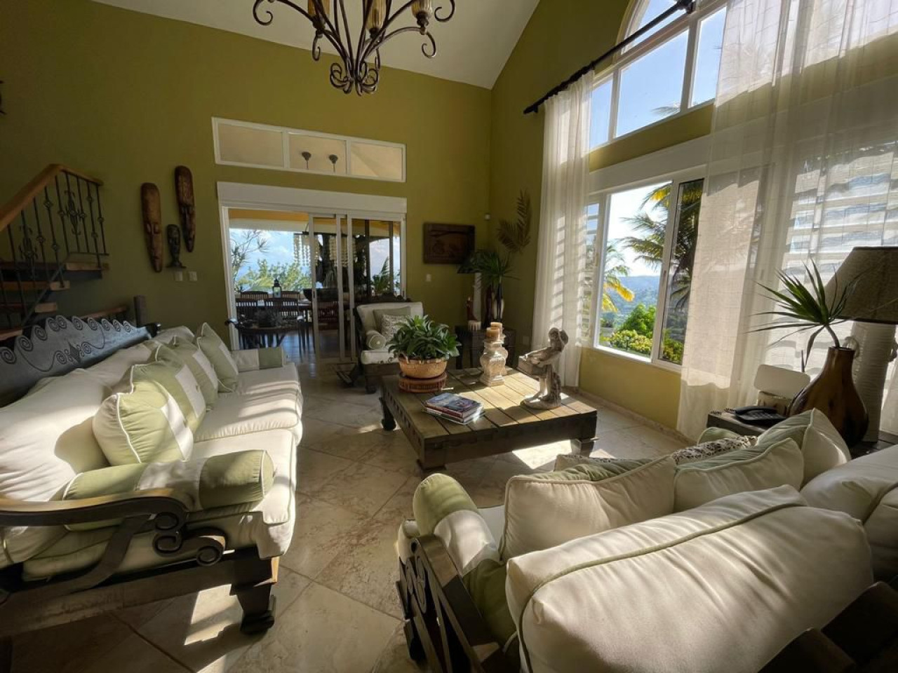 Villa with unbeatable views on top of the mountain