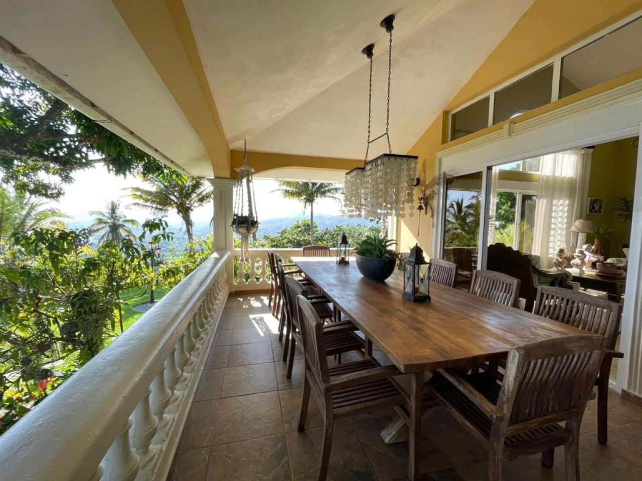 Villa with unbeatable views on top of the mountain