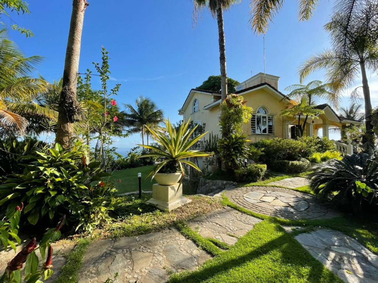 Villa with unbeatable views on top of the mountain