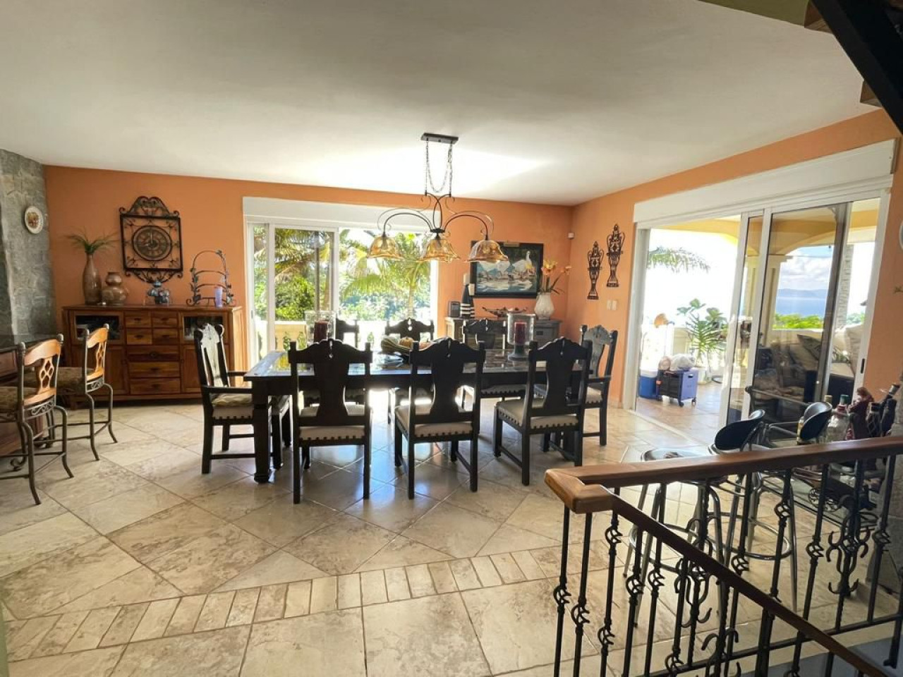 Villa with unbeatable views on top of the mountain