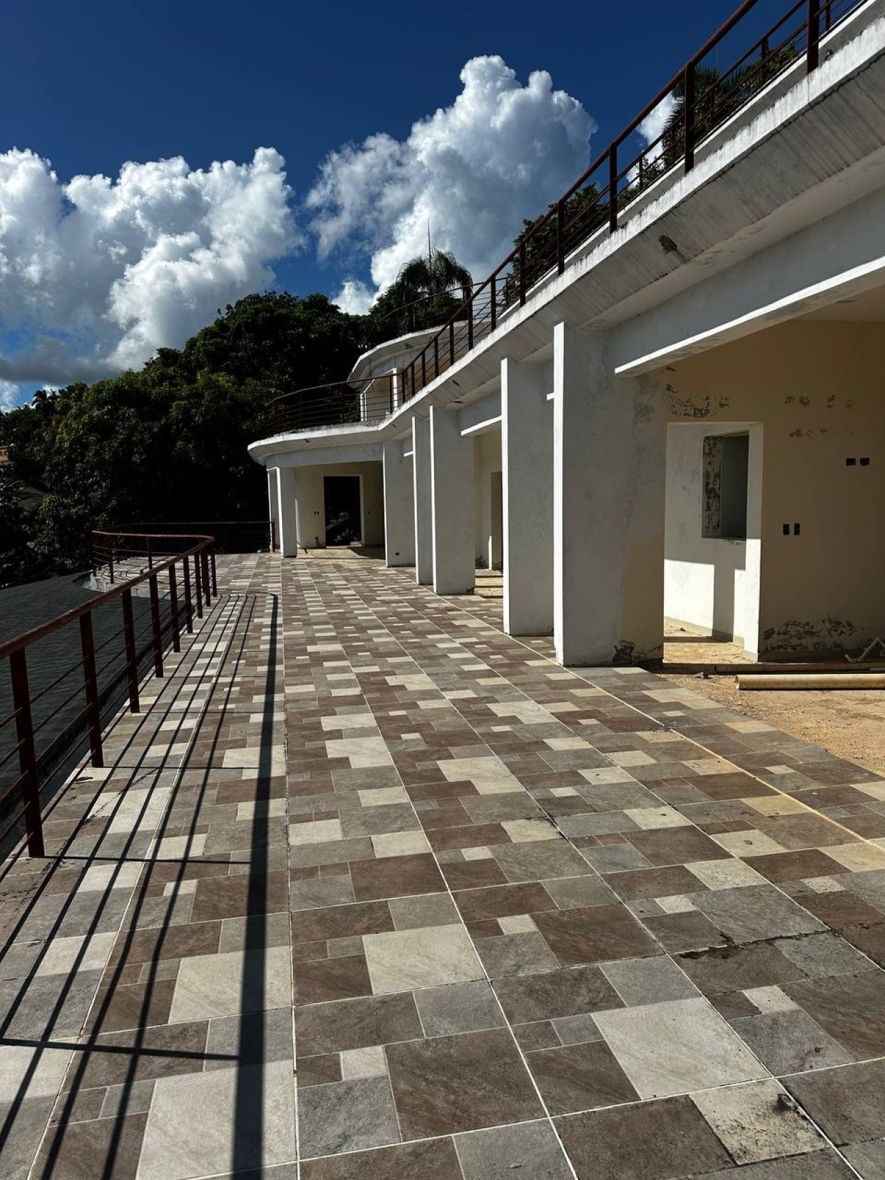 Hotel con excelentes vistas en una excelente ubicación para un negocio rentable