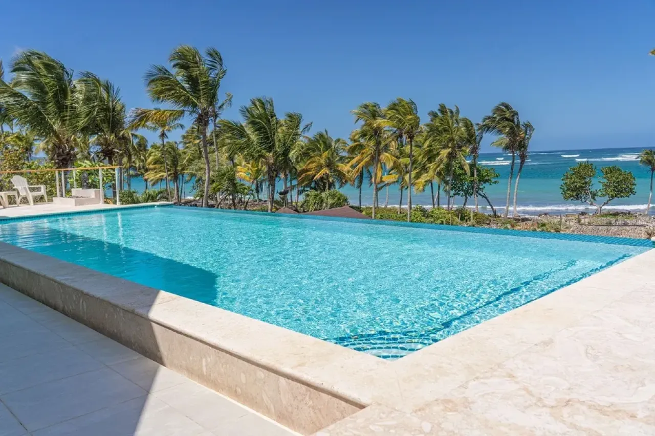 Magnificent beachfront villa