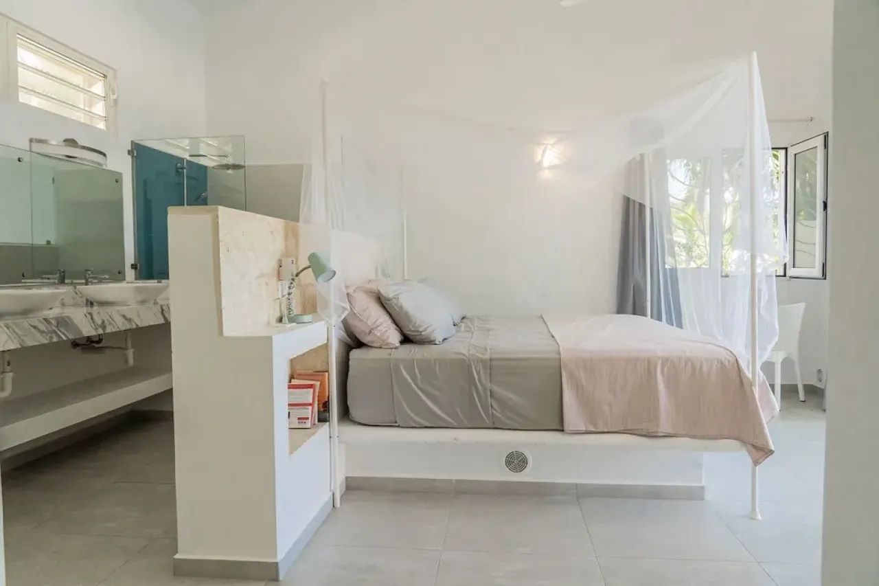 Magnificent beachfront villa