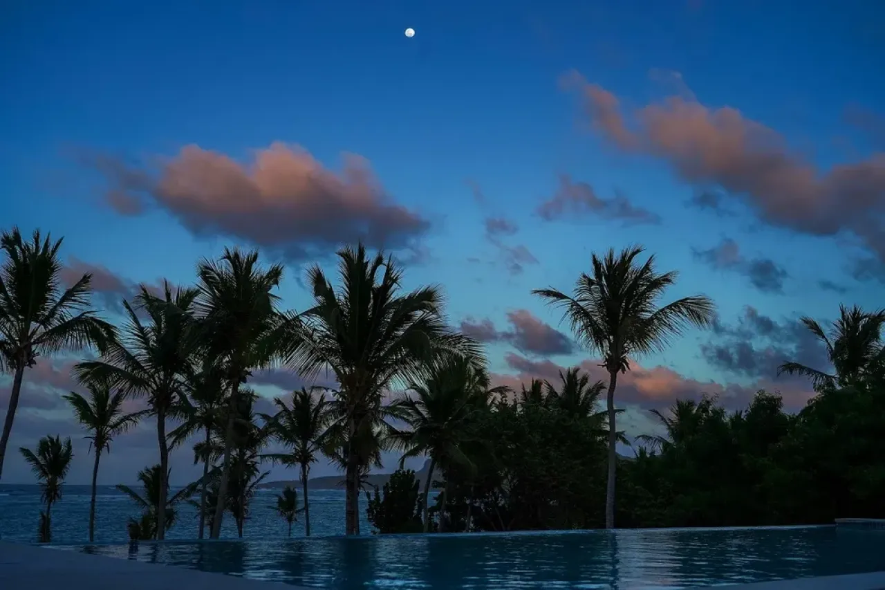 Magnificent beachfront villa