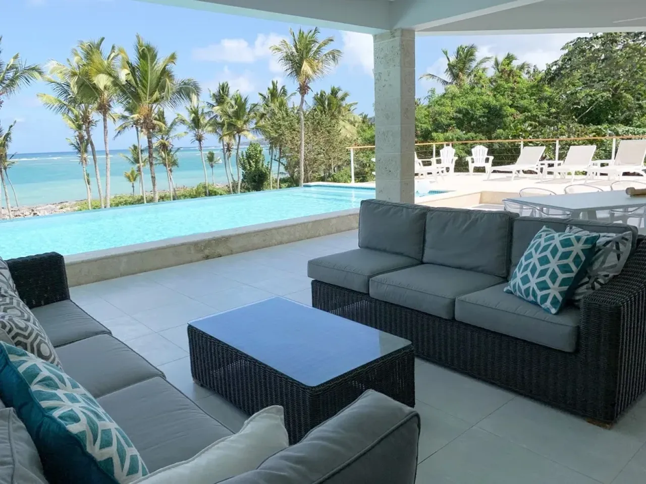 Magnificent beachfront villa
