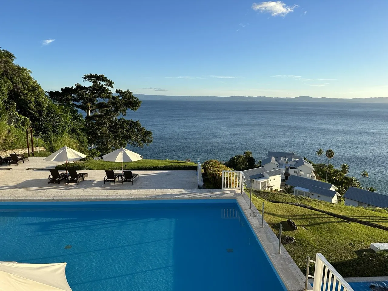 Apartment with incredible sea views and beachfront location