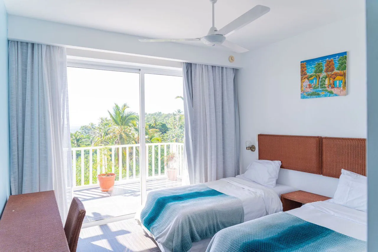 Apartment with incredible sea views and beachfront location