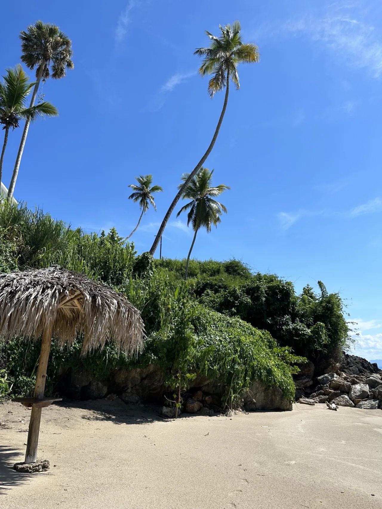 Apartment with incredible sea views and beachfront location