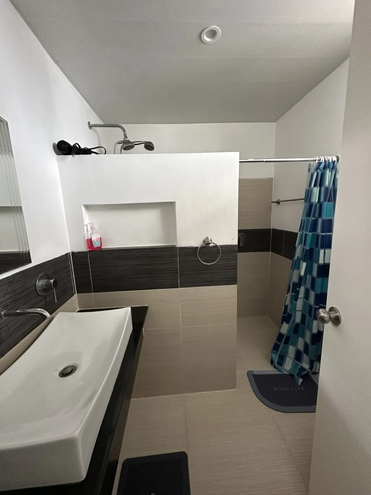 Apartment with incredible sea views and beachfront location
