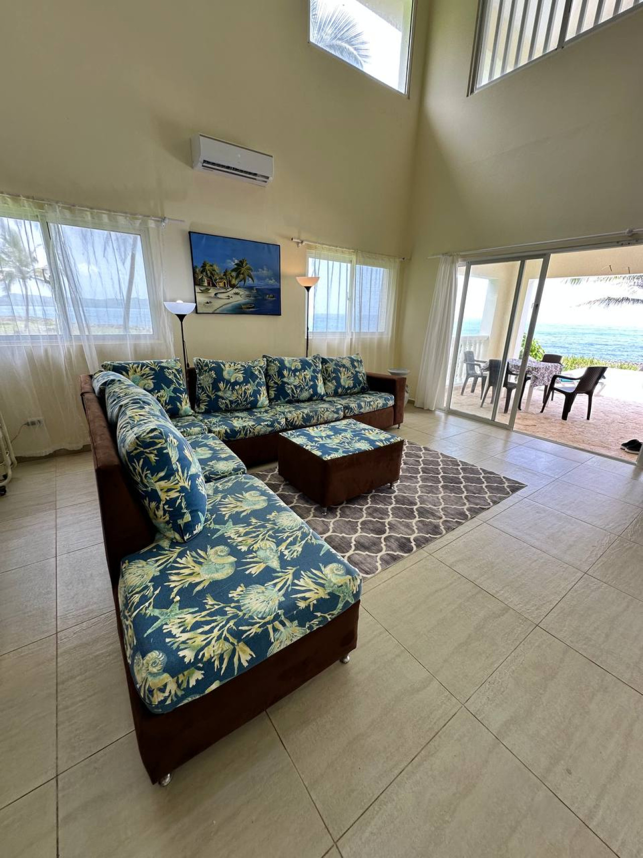 Spacious oceanfront villa with incredible views