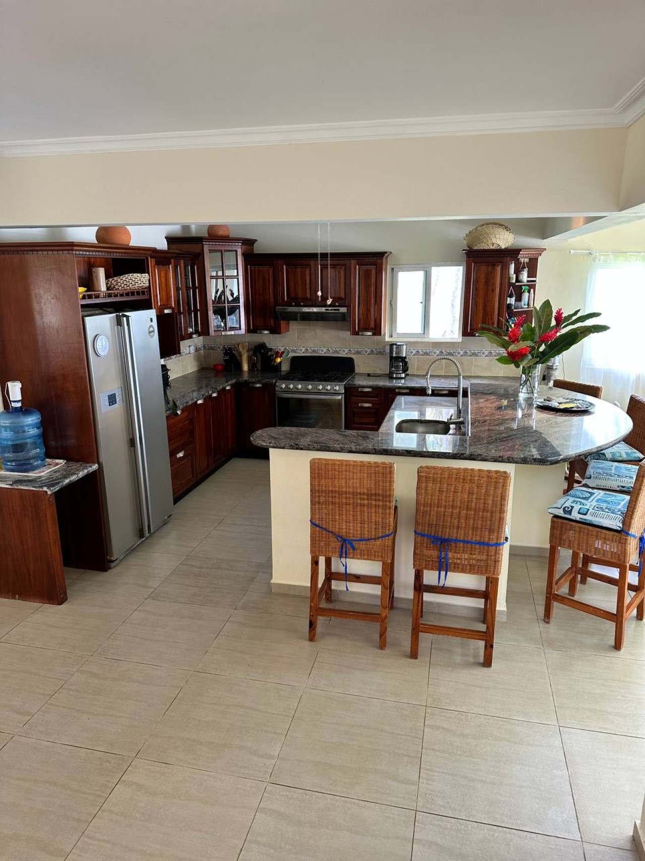 Spacious oceanfront villa with incredible views