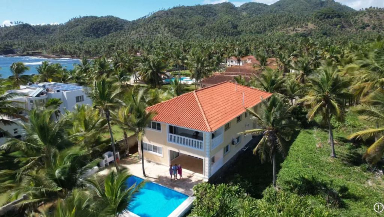 Spacious oceanfront villa with incredible views