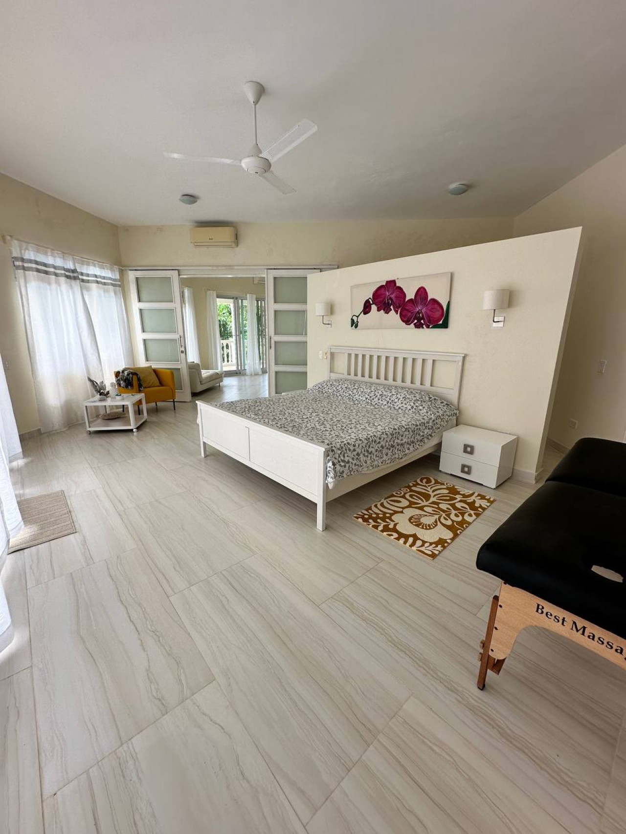 Original villa with fantastic sea views on the first line
