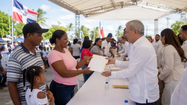 Government Delivers Over 170,000 Property Titles Nationwide, Says President Luis Abinader