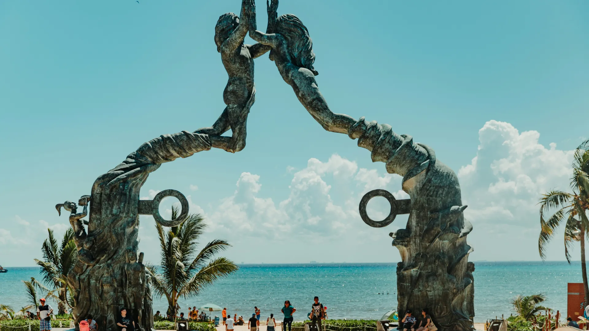 Buy or rent a house in Playa del Carmen