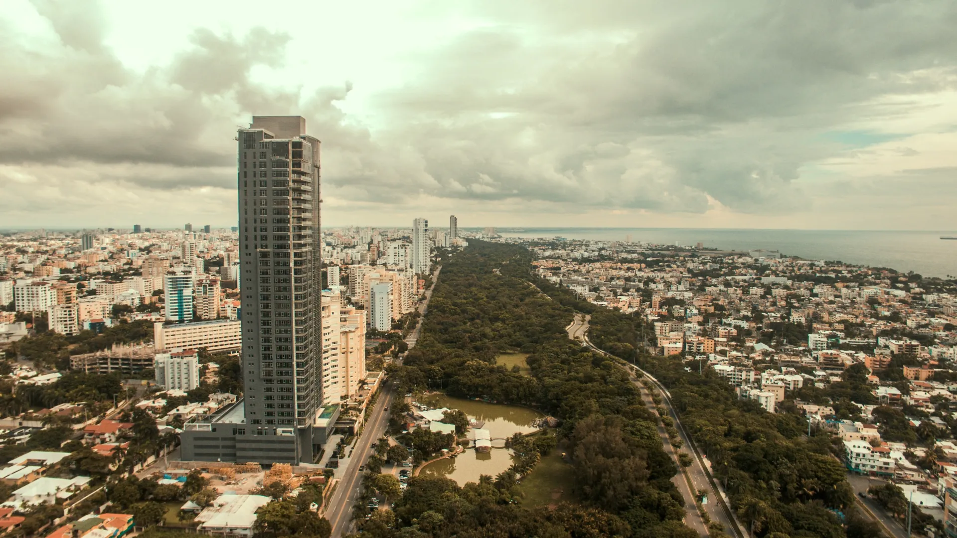Los Cacicazgos: Koop of huur een huis in Los Cacicazgos, Santo Domingo