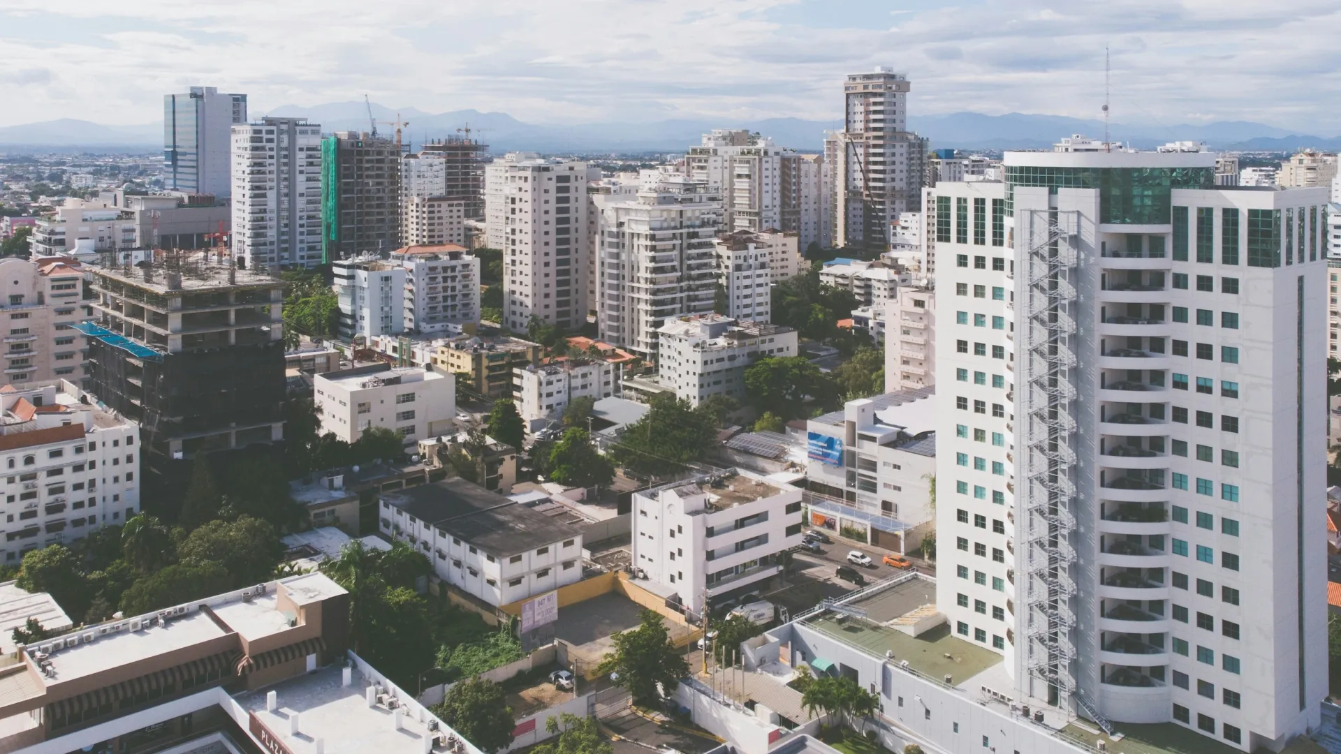 La Esperilla: Buy or rent a house in La Esperilla, Santo Domingo