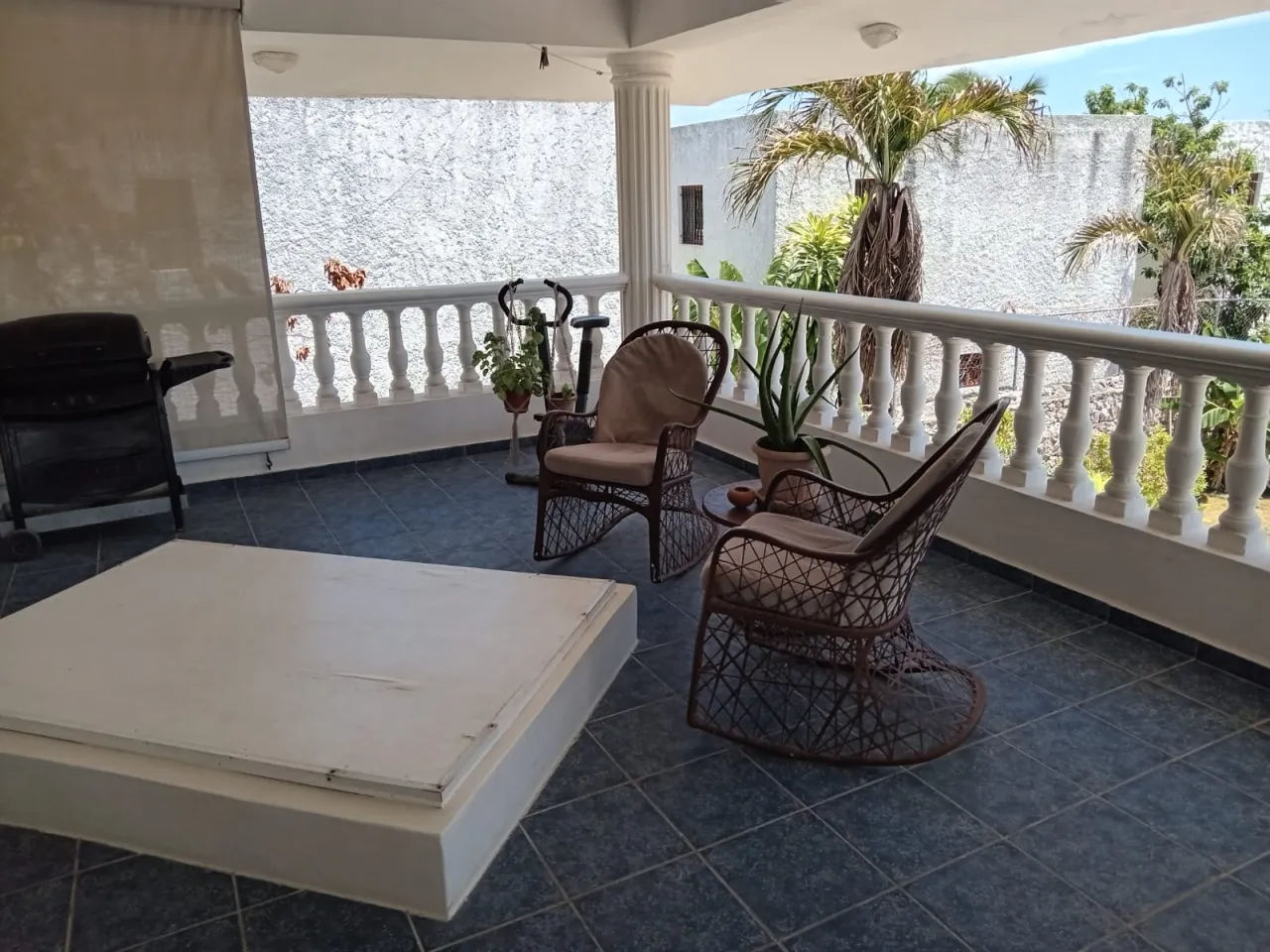Attractive property with ample land and attractive rental income