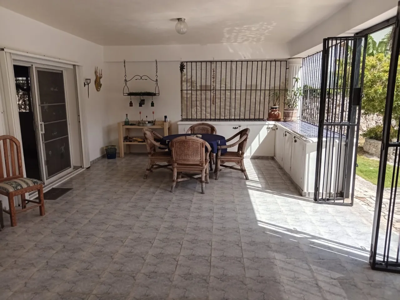 Attractive property with ample land and attractive rental income