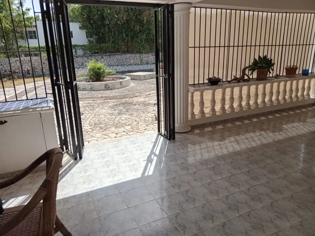 Attractive property with ample land and attractive rental income