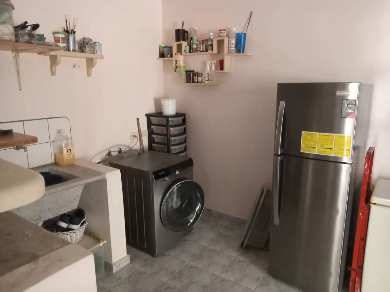 Attractive property with ample land and attractive rental income photo 3